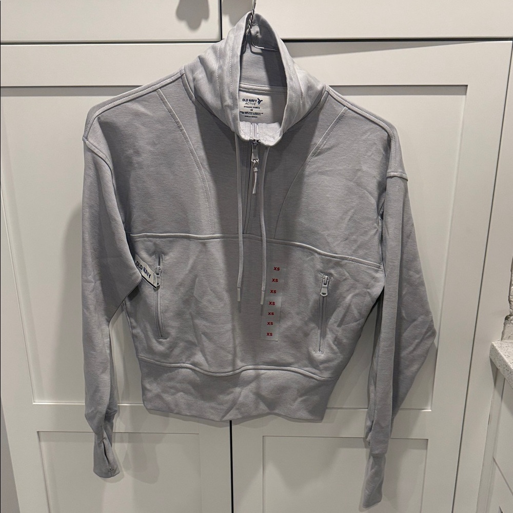 Old Navy Women's Light Gray Half-Zip Sweatshirt